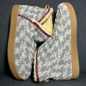 Sanuk Nice Bootah Slip‎ on Boots